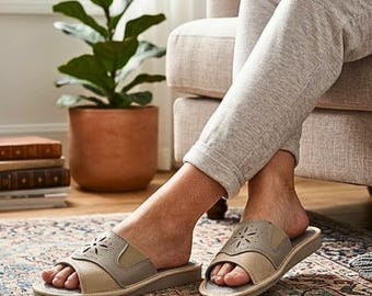 Pantuflas de cuero para mujer, sandalias descalzas hechas a mano, forro de piel de oveja, cuero de plena flor, zapatos planos sin cordones, hechas en Polonia.