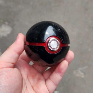 リアルなブラックプレミアボール | LEDモンスターボールレプリカ、コスプレ小道具
