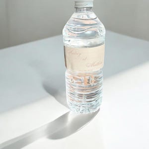 Personalisierte Wasserflaschenetiketten für Events - Hochzeit, Taufe, Geburtstag, Babyparty, Junggesellinnenabschied - Hochzeitsgastgeschenk - 50cl Wasser