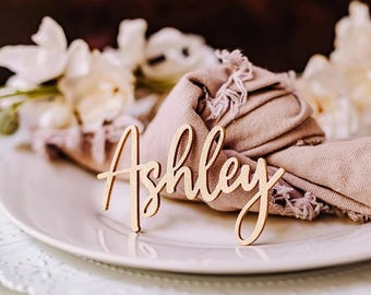 Wooden wedding place marker - Personalized place marker with first name for baptism, birthday, wedding - wooden first name - wooden label