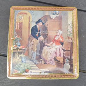 Beautiful large antique metal cookie tin box Made in Belgium beautiful scene box with lock, no key, The Return of the Hunt, David de Noter