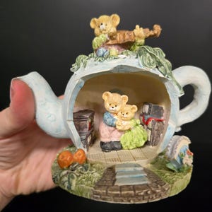 Vintage teapot with bears decoration, very cute love scene, Bear House Home Figure Figurine Vintage Miniature Teapot Figurine
