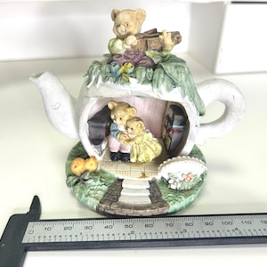 Vintage teapot with bears decoration, very cute love scene, Bear House Home Figure Figurine Vintage Miniature Teapot Figurine