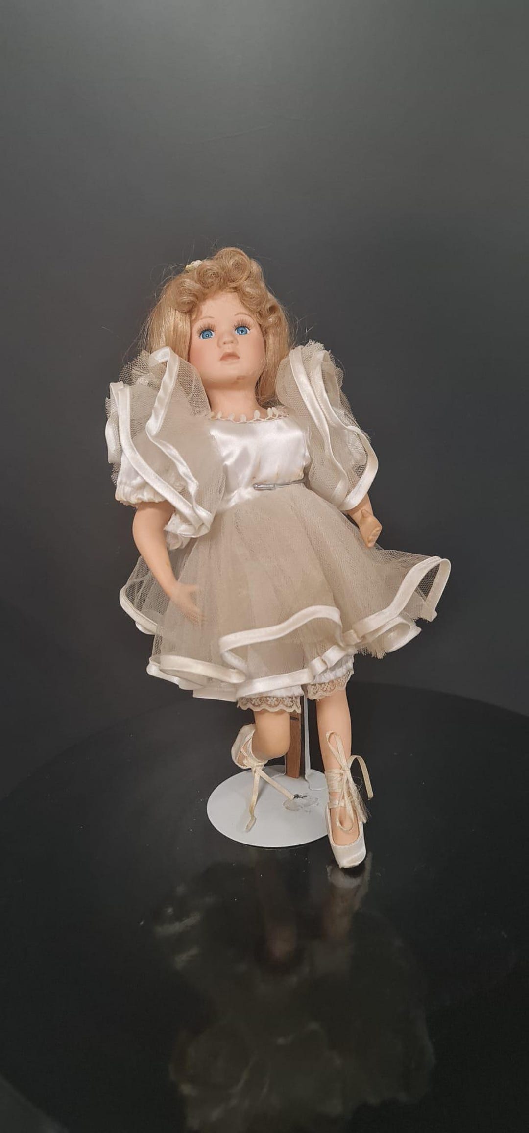 Rara muñeca bailarina musical de porcelana con vestido de cabello