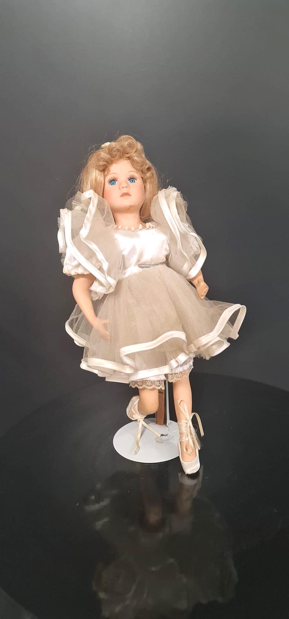 Fafeicy poupée fille de maison de poupée 1:12 Dollhouse Céramique Fille