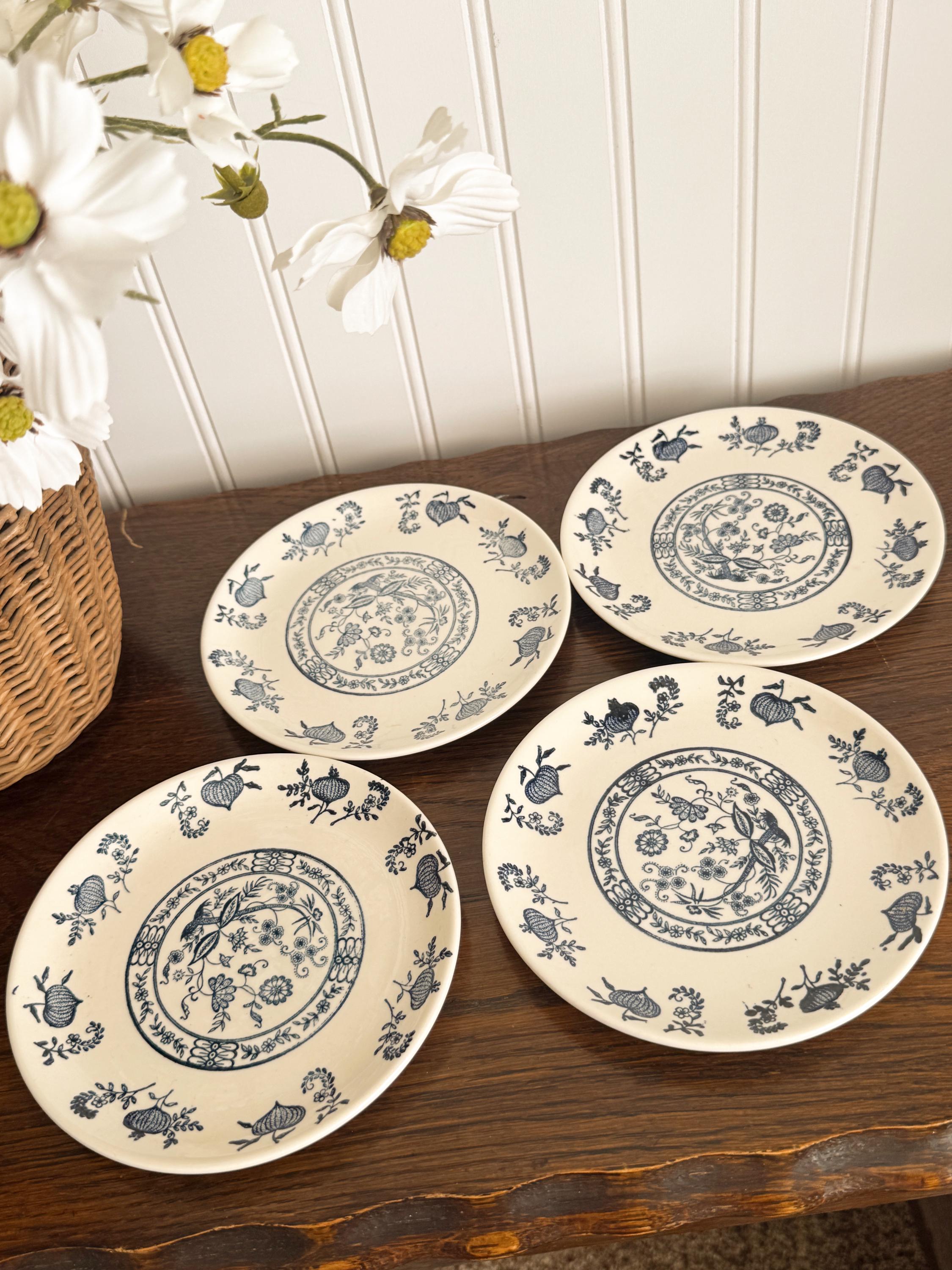 ブリケットダヴダ　ディナープレート(淡いButter) Blue Danube Butter Dish - Etsy