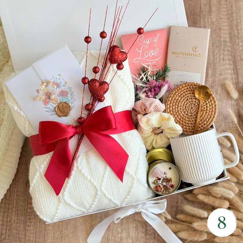 Gift Box for Women – Valentine's Gift Box for Her, Galentines gift for her, Sister Valentine's Gift Box Gift Box 8