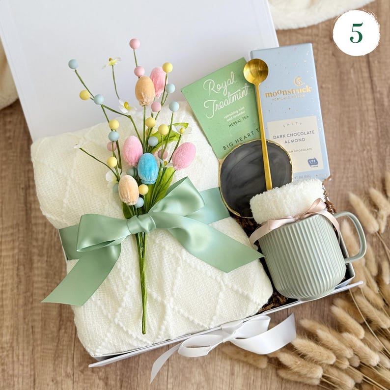 Easter gift box, cozy Easter gift, Easter basket, Easter gift for mom, hygge Easter gift, spring gift box, holiday gift basket, Easter care package, Easter surprise box, warm Easter gifts, relaxation Easter box, Easter self-care kit, Easter-themed gift, pastel Easter gifts, spa Easter box, tea and treats gift, Easter wellness set, handmade Easter gifts, thoughtful Easter present, festive Easter bundle