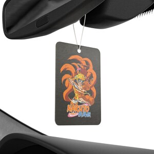 Anime Auto Lufterfrischer Black Ice Scent Anime Auto Decor Otaku Rückspiegel Anhänger Kawaii Auto Zubehör Perfektes Geschenk für Anime-Liebhaber Bild 3