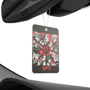 Ambientador de coche de anime con aroma a hielo negro, decoración de coche de anime, etiqueta para espejo retrovisor Otaku, accesorio kawaii para coche, regalo perfecto para amantes del anime. imagen 3
