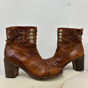 Brown cowgirl western vintage women boots, boho heeled leather shoes, designer gogo biker platform boots US 9 EU 40 UK 7, hippie heels