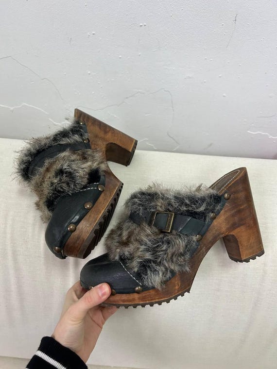 Orthopedic Greek Fur Barefoot Leather Sandals, Black Flip Flops