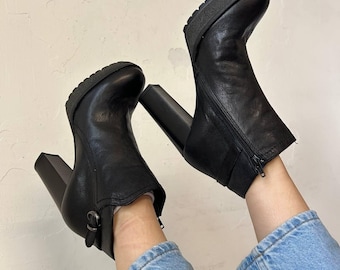 Leather lace up platform boots, vintage ankle fetish fairy boots, goth womens block heel boots, EU 40 US 9 Elena Italy shoes