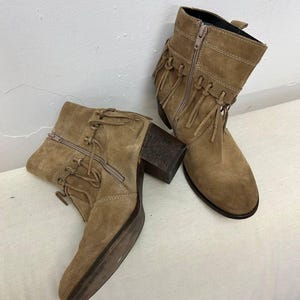 Boho vintage ankle fringe boots, lace up renaissance boots, beige platform fairy boots, platform boho suede shoes, cowgirl western boots