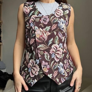 Boho bohemian vest for women, sleeveless floral 90s vest, quilted victorian vintage vest, hippie waistcoat size M