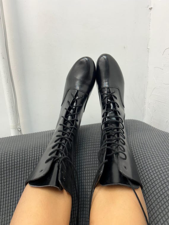 Vintage Black Leather Lace Up Boots, Victorian Gothic Mid Calf Boots, Dark Academia Boots, 90s Military Style Boots, EU 43