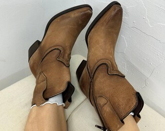Brown leather lace up boots, vintage women earthing shoes, boho hippie victorian costume boots, combat western cowgirl boots US 6.5 EU 37