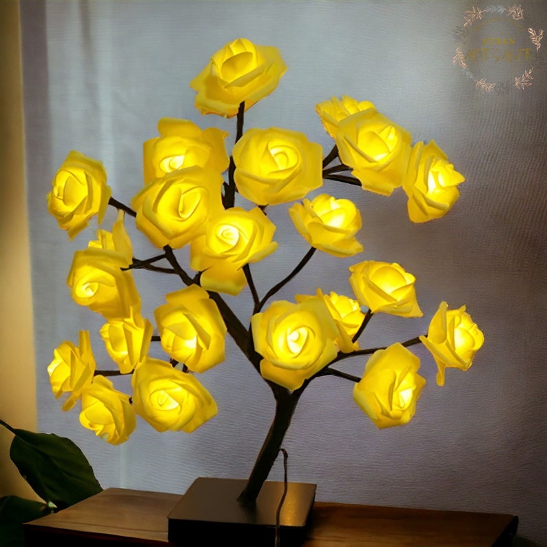 Lampada per albero di rose con petali a LED / 24 luci a LED per albero di rose / Decorazione fatta a mano per camera da letto / Luce per composizione floreale / Luce notturna per fiori Yellow Rose