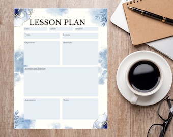 Op de afbeelding: Een printbare lesplan sjabloon met een blauwe en gouden aquarel achtergrond. De sjabloon bevat secties voor datum, klas, vak, onderwerp, doelen, les, materialen, activiteiten en oefening, beoordeling en notities.