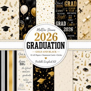 Op de afbeelding: Een printbaar scrapbook kit met een goud en zwart afstudeerthema. Het ontwerp bevat papieren met afstudeerpetten, rollen, sterren en ballonnen. De tekst bevat "2026 Graduation" en "Class of 2026".