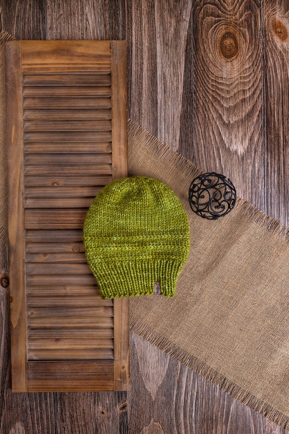 Slouchy Autumn Winds Beanie (Adult) - 100% Merino Wool Beanie (Green)