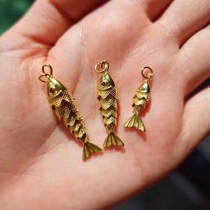 24k Gold Plated 3D Fish Necklace Articulated Fish Necklace Minimalist Fish Necklace Coastal Necklace Barracuda Necklace for Mothers Day Gift