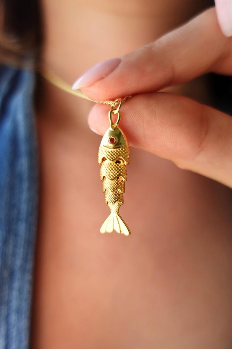 24k Gold Plated 3D Fish Necklace Articulated Fish Necklace Minimalist Fish Necklace Coastal Necklace Barracuda Necklace for Mothers Day Gift