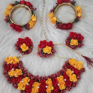 Floral Handmade Haldi Mehandi jewelry set Necklace,Earrings,Maang Tikka,and Hand Gajra Indian Wedding Bridal jewelry Mehandi Wedding Sangeet