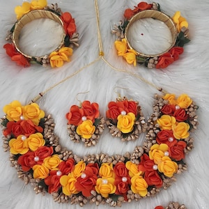 Floral Handmade Haldi Mehandi jewelry set Necklace,Earrings,Maang Tikka,and Hand Gajra Indian Wedding Bridal jewelry Mehandi Wedding Sangeet