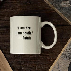 Tazza da caffè con mitologia di Fafnir: regalo con citazione ispiratrice