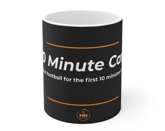 Mug The 10 minutes Car Rule — Cadeau footballeur pour parents — Mug football pour jeunes — Cadeau footballeur de base — Football maman, papa — Cadeau pour parent marginal