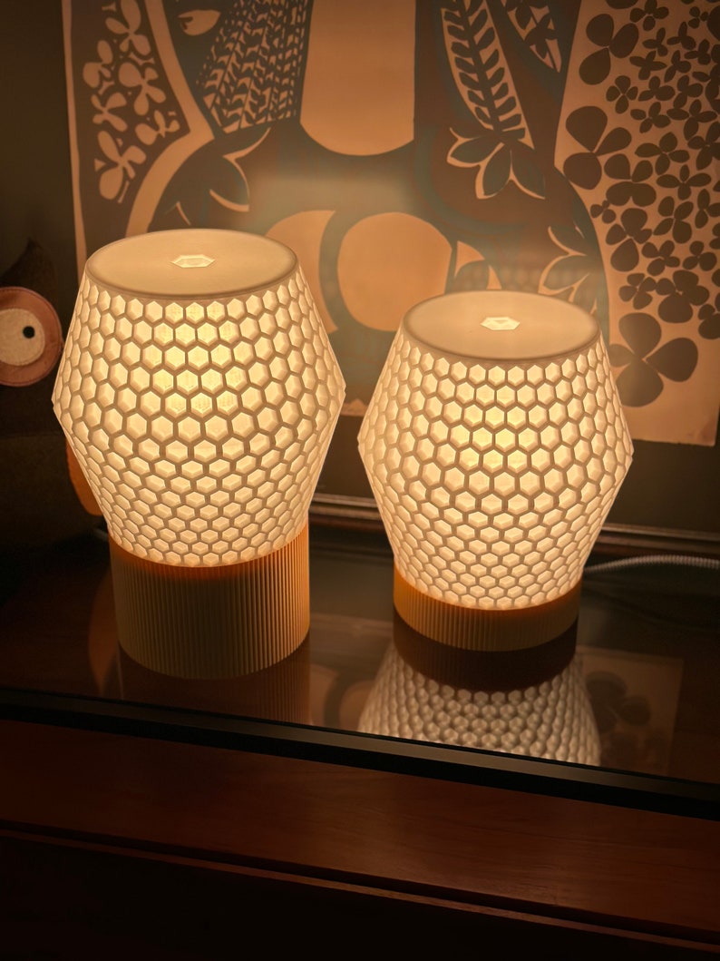 Honeycomb 3D Printed Lamp, Edison Lamp, Groovy Lamp, Cool Lamp, Colorful Lamp, Warm Glow Lamp, Mood Lamp, Side Table Lamp, Small Lamp, Bedside Lamp, Cool Lamp, Groovy Lamp, Colorful Lamp, Custom Lamp, Gift Lamp, 3D Printed Cool Gift, Edison Bulb Lamp