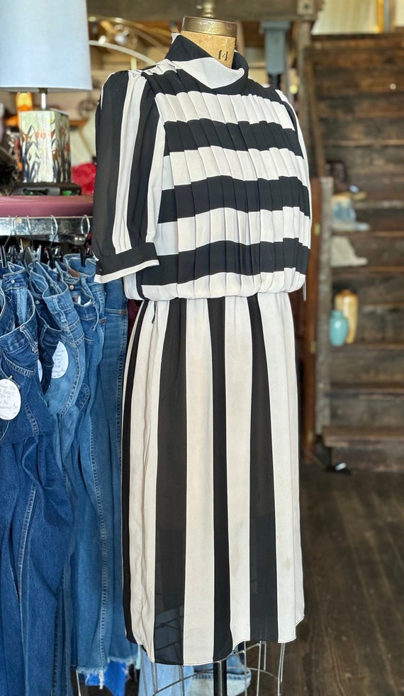 Vintage 1980s black and tan stripe day dress