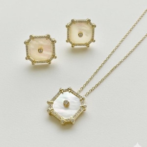 Mother of Pearl Elegant Square Shape Earrings and Necklace