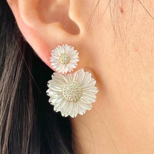 Double Daisy Flower Mother of Pearl Ear Jacket Earrings, Mother&#39;s Day gift, Gift for Mom, Gift for her, Bridesmaid Wedding Gift