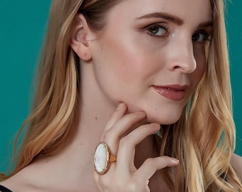 Accented Floral Mother of Pearl Ring
