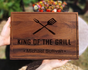 Grillen Geschenk für Männer, König des Grill Schneidebrett für Papa Griller, personalisiertes Vatertagsgeschenk für Ihn, Grillgeschenk für Männer Geburtstag