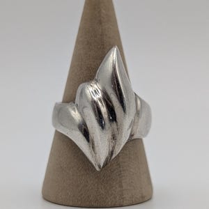 Mexico Sterling Silver Vintage Modernist Ribbed Flame Ring .925 Size 8 1/2