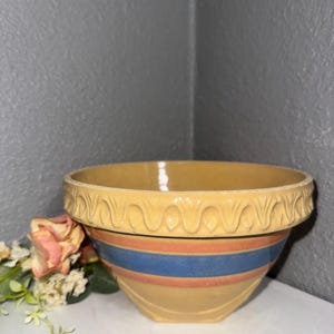 Vintage McCoy Keramik Rührschüssel mit rosa und blauem Streifen