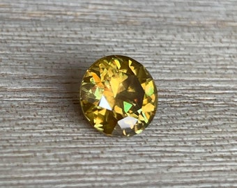 2 carat Natural Untreated Sphene titanite Round shape