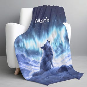 Personalized Aurora Wolf Plush Blanket: Cozy Wildlife Decor