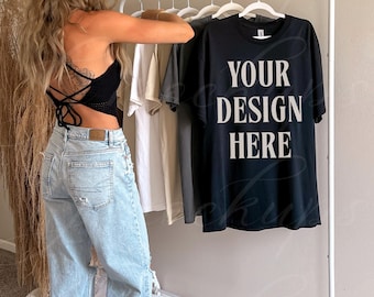 Schwarz Gildan 5000 Mockup, C1717 Lifestyle Mock Streetwear Mock, Pinterest Influencer, Trendy Y2k, Boho Mock Ups, Trendy Png, G500