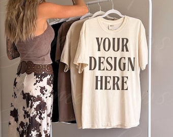 Ivory Comfort Colors 1717, C1717 T-Shirt Mockup, Pinterest Ästhetik, Western Boho Mock-Ups, Lifestyle Mock, Trendy Y2K, Coastal Cowgirl Tee