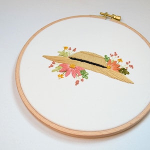 Hand Embroidery | Summer hat | Floral Wall Art