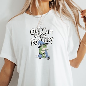 Rolig groda-t-shirt: Nyckfull trollkarl på skoter, Cottagecore-humor