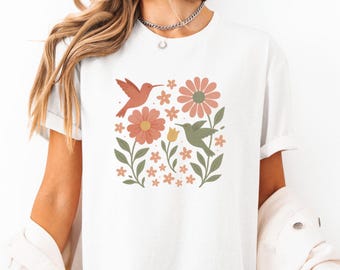 Camiseta de colibrí y flor silvestre: Camiseta vintage de jardín con arte popular