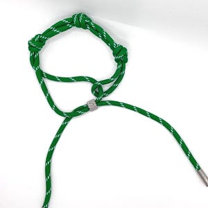 Pulsera/tobillera ajustable de paracord con letra metálica - Tono plateado