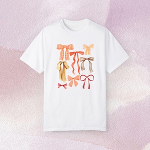 Fall Bows, Trendy Women Graphic Tee, Pinterest Aesthetic, Cool Girl Tshirt, Back to School Fit, Bow Bestseller T-Shirt, Trending Fall Tops