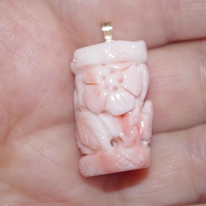Vintage Rare 14K Japan Exquisite Carved Flower Coral Pendent