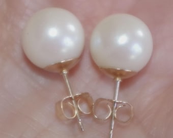Orecchini a bottone con cupola rotonda in perle di Maiorca da 15 mm, riempiti in oro 14 carati - Italia